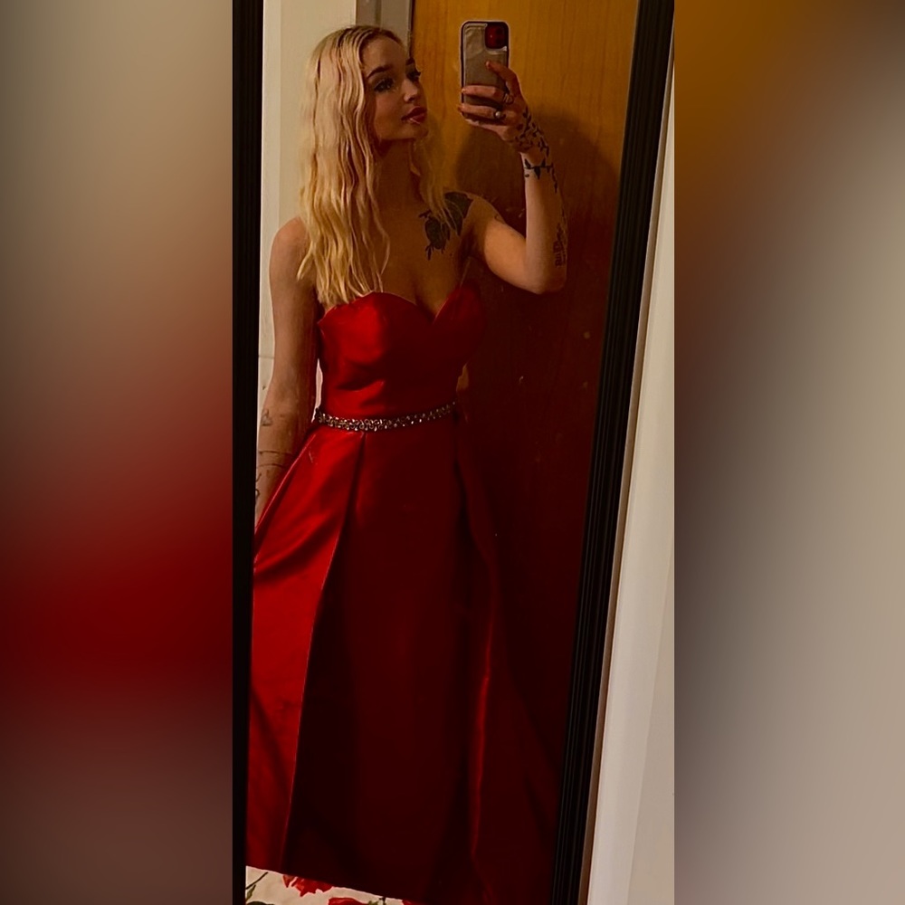 Ellie Wild Red Strapless Dress.